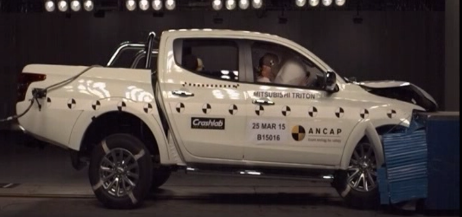 MITSUBISHI TRITON (HV)