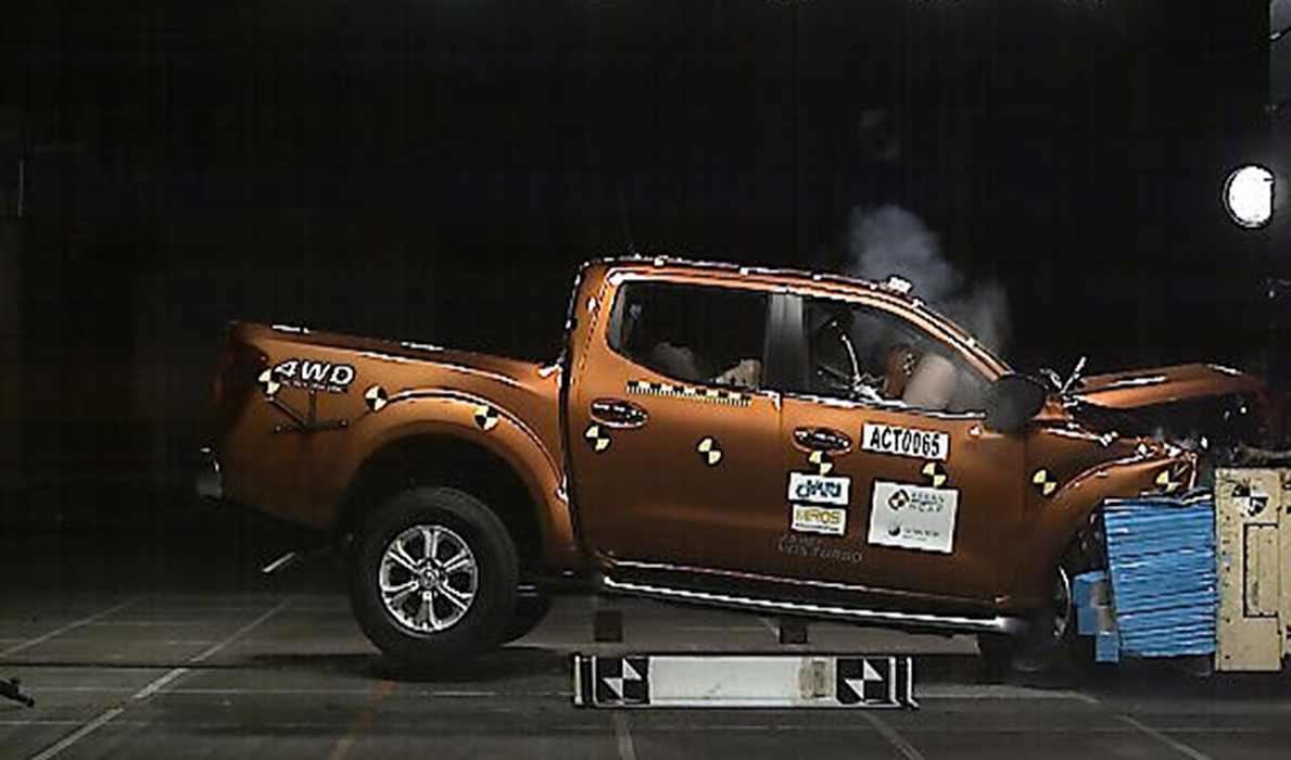 NISSAN NAVARA